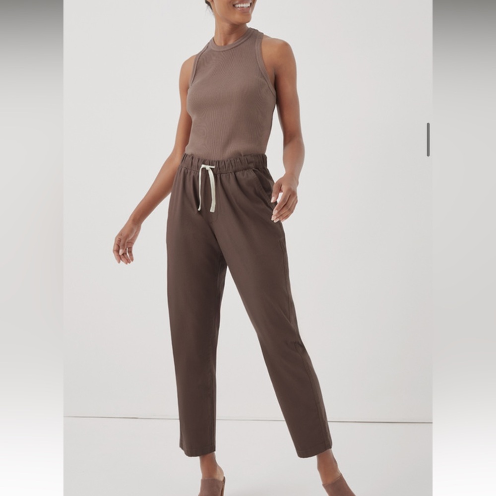 Pact Women's Brown Drawstring Track Pants